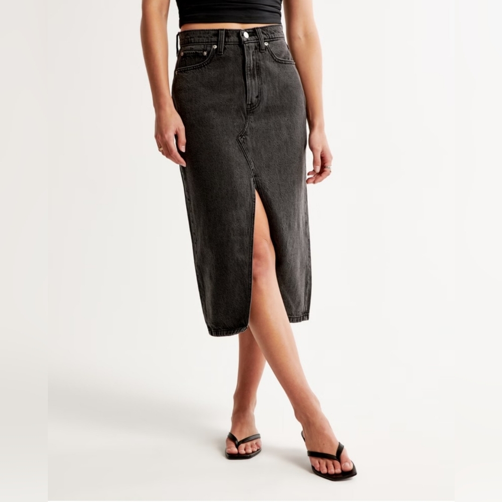 NWOT Abercrombie and Fitch High rise Denim  front split skirt in Black, sz 10/30